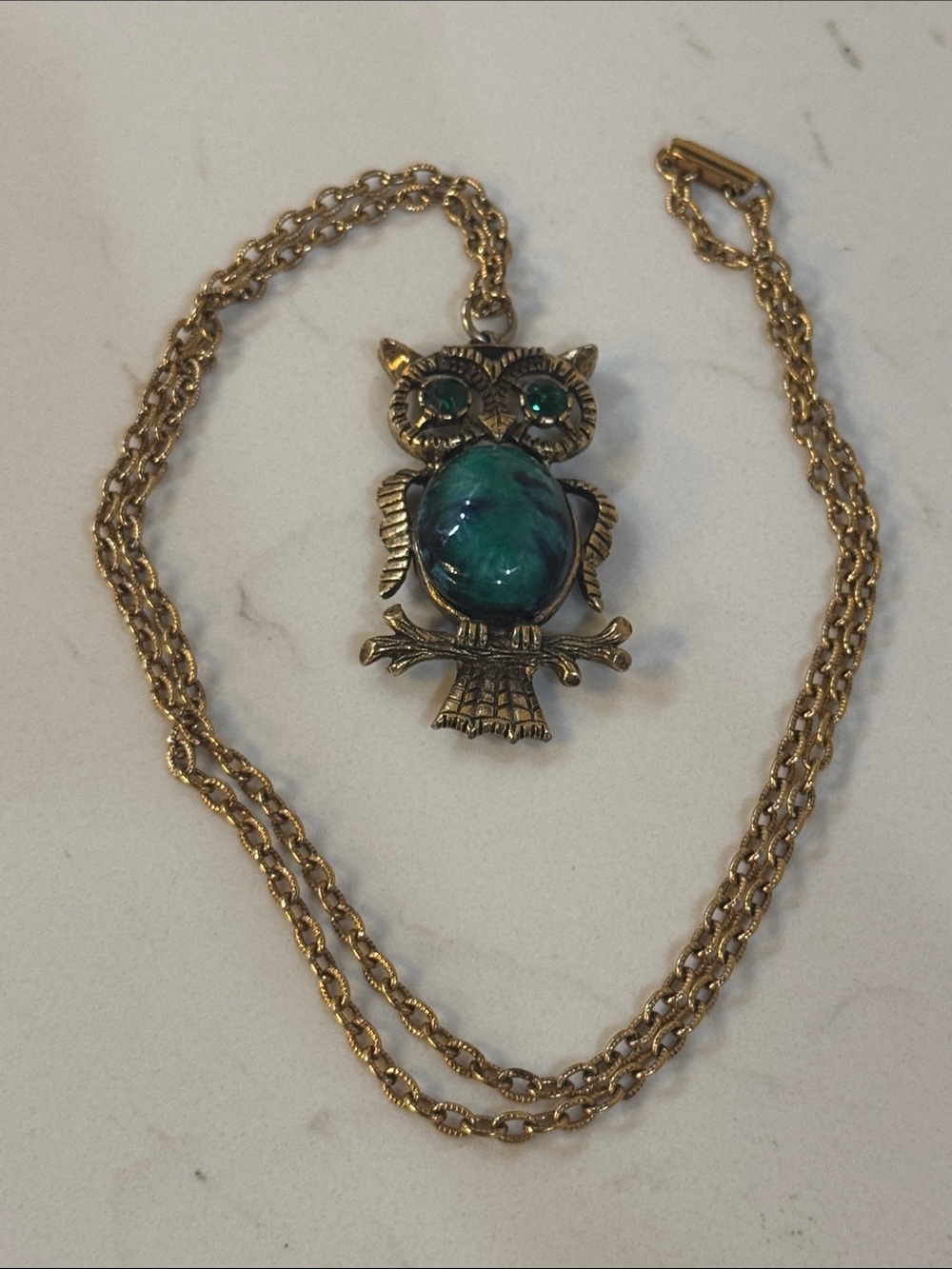Vintage Owl Necklace Green Blue Rhinestone Eyes Oval Cabochon Gold Tone 28"